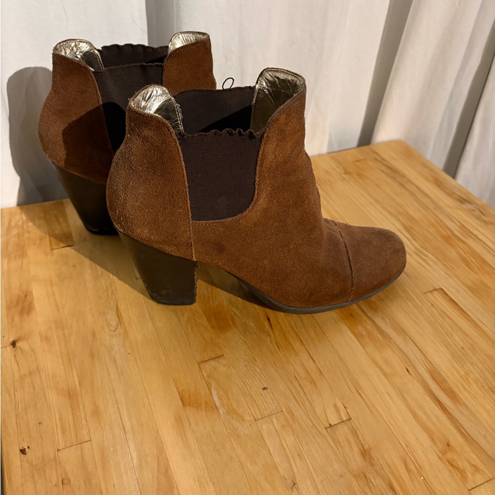 Kenneth Cole Brown Suede Ankle Booties